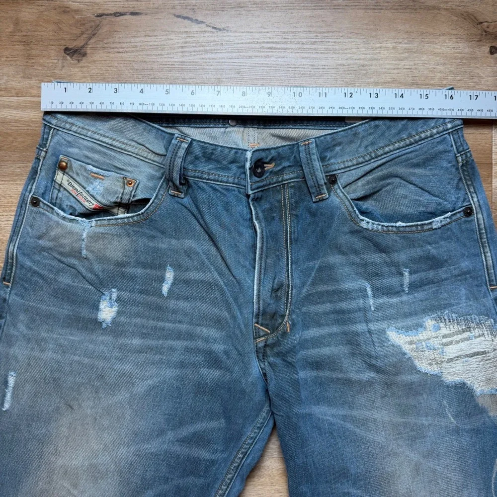 Diesel Larkee-T Jeans Mens 33x32 Blue Tapered Leg Distressed Made in Italy 0068Z